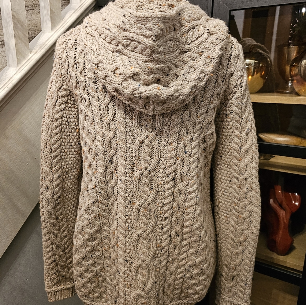 Aran Mor Ireland Cable Knit Hoodie with Celtic Knot Zipper Pull - Picture 4 of 8
